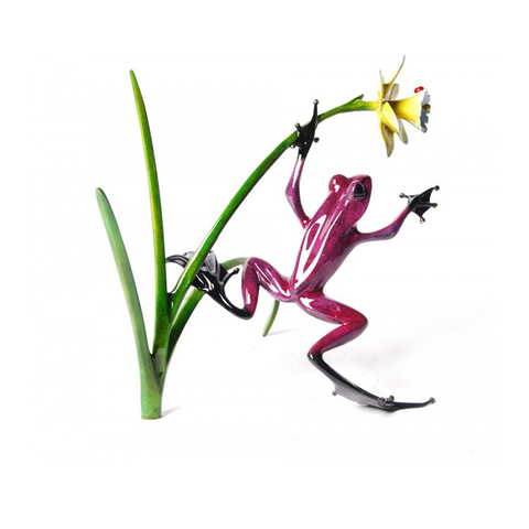Daffodil bronze frog by Tim Cotterill
