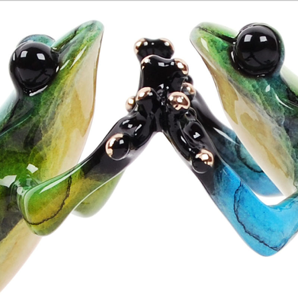 Jitterbug bronze frogs by Tim Cotteril
