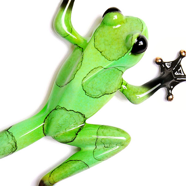 Making Tracks bronze frog by Tim Cotterill